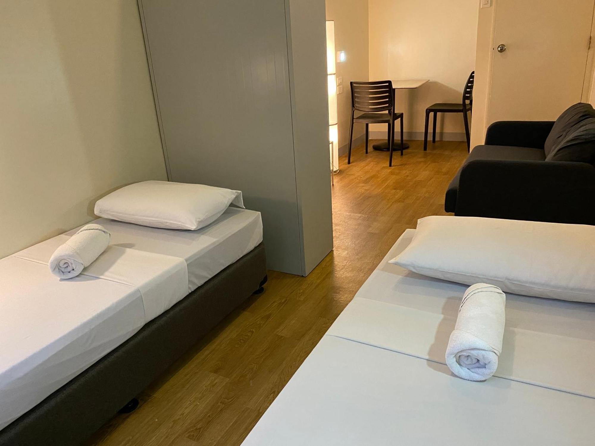 Burgos Hub Hostel Pasay Bagian luar foto